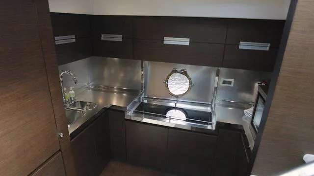 Slide: The Image of Azimut 62S 2008 - 12