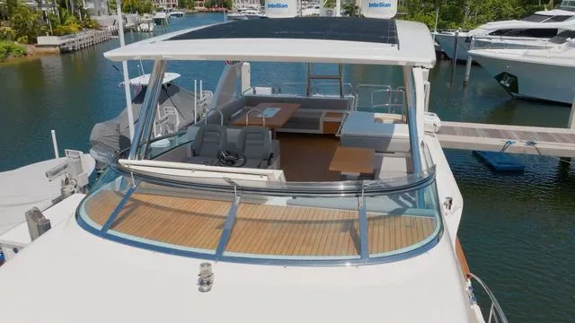 Slide: The Image of Fairline Squadron 2014 - 24