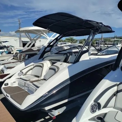 Slide: The Image of Yamaha 242LTD-SE 2016 - 5