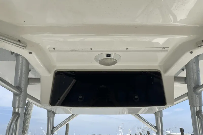 Slide: The Image of Boston Whaler 240 Outrage 2008 - 19