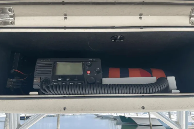 Slide: The Image of Boston Whaler 240 Outrage 2008 - 20