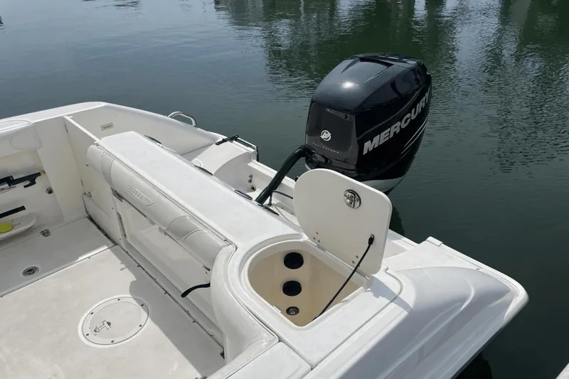 Slide: The Image of Boston Whaler 240 Outrage 2008 - 3