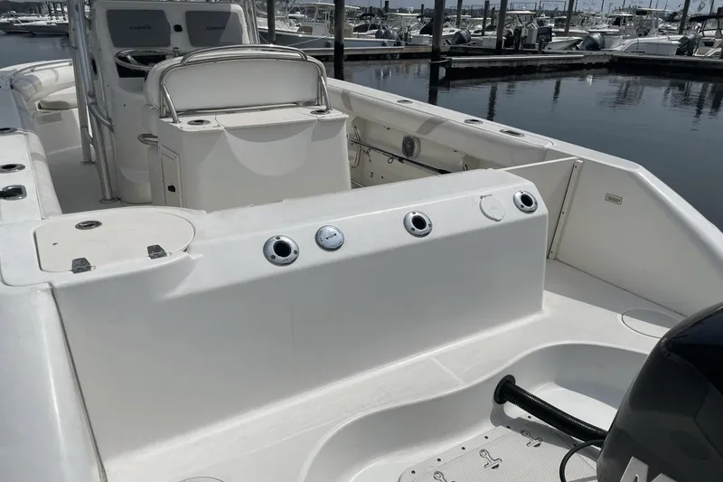 Slide: The Image of Boston Whaler 240 Outrage 2008 - 5