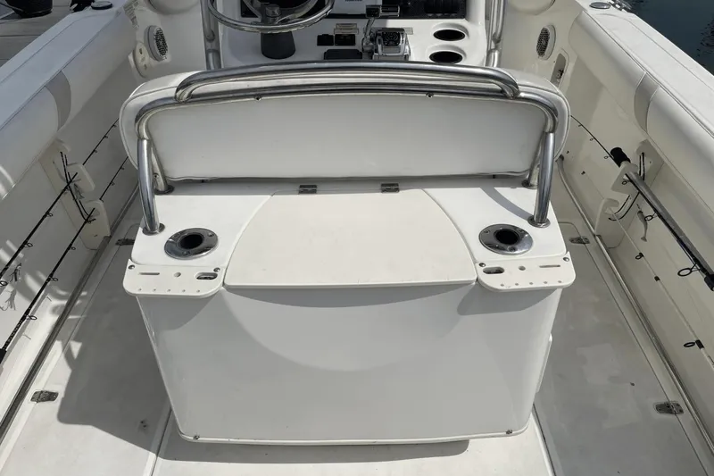 Slide: The Image of Boston Whaler 240 Outrage 2008 - 7