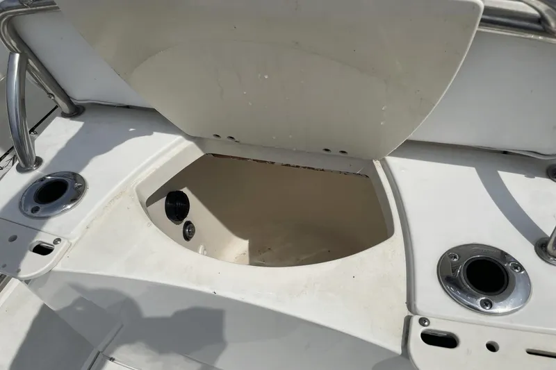 Slide: The Image of Boston Whaler 240 Outrage 2008 - 8