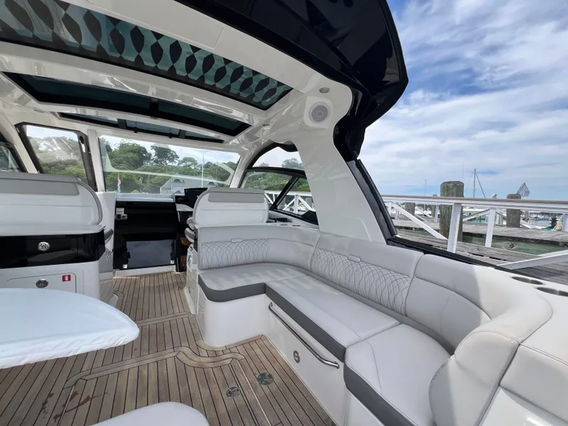 Slide: The Image of Sea Ray Sundancer 370 Outboard 2023 - 22