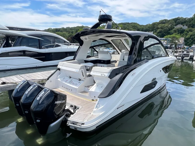 Slide: The Image of Sea Ray Sundancer 370 Outboard 2023 - 4