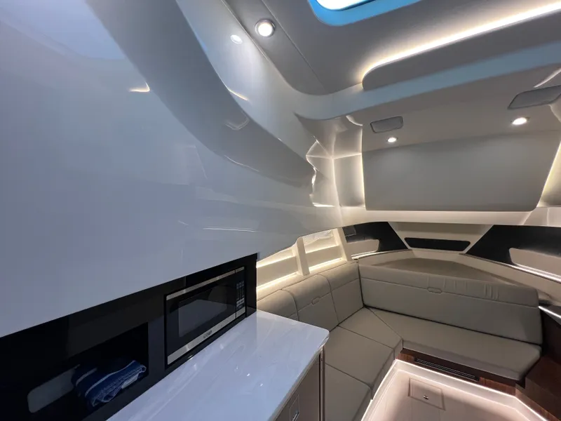 Slide: The Image of Sea Ray Sundancer 370 Outboard 2023 - 44