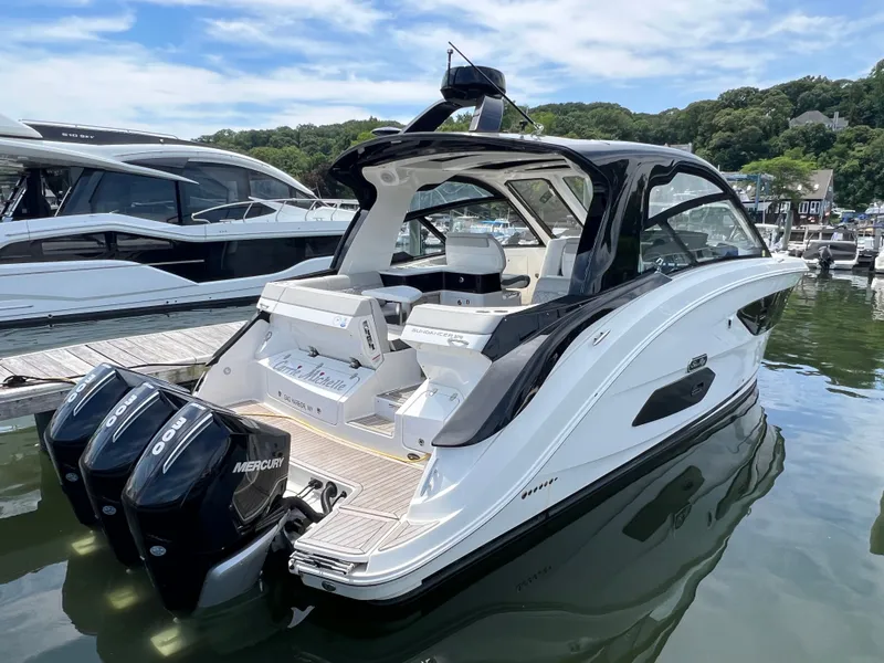 Slide: The Image of Sea Ray Sundancer 370 Outboard 2023 - 5
