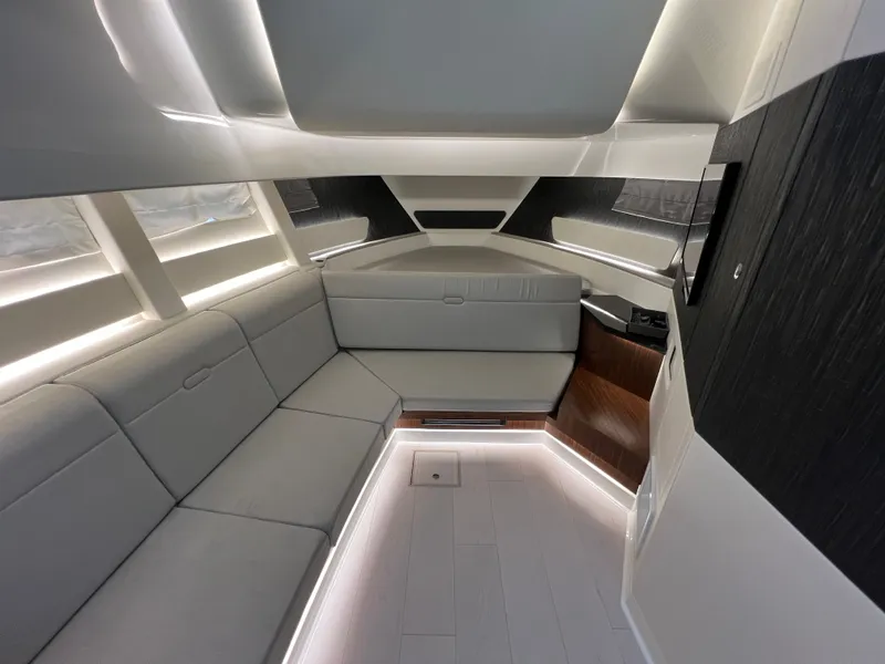Slide: The Image of Sea Ray Sundancer 370 Outboard 2023 - 50