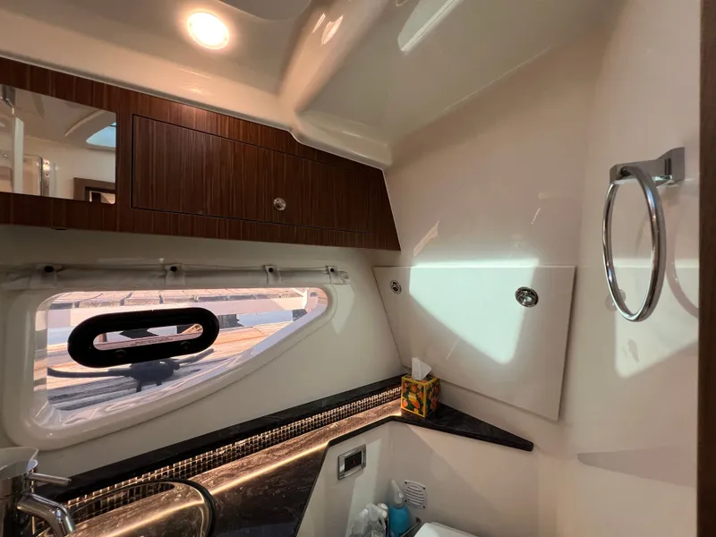 Slide: The Image of Sea Ray Sundancer 370 Outboard 2023 - 54