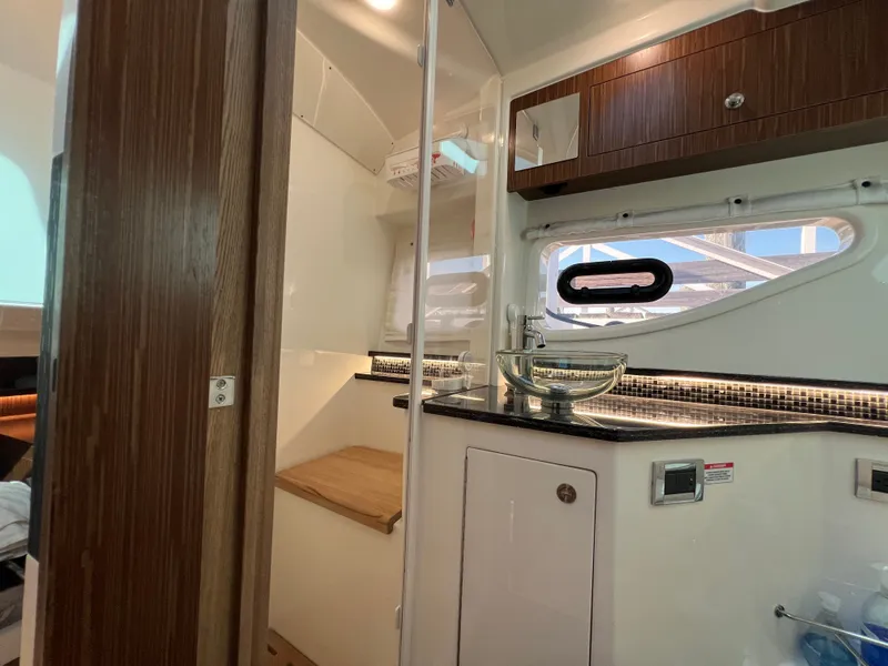 Slide: The Image of Sea Ray Sundancer 370 Outboard 2023 - 55