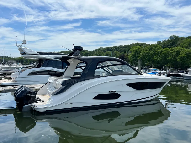 Slide: The Image of Sea Ray Sundancer 370 Outboard 2023 - 7