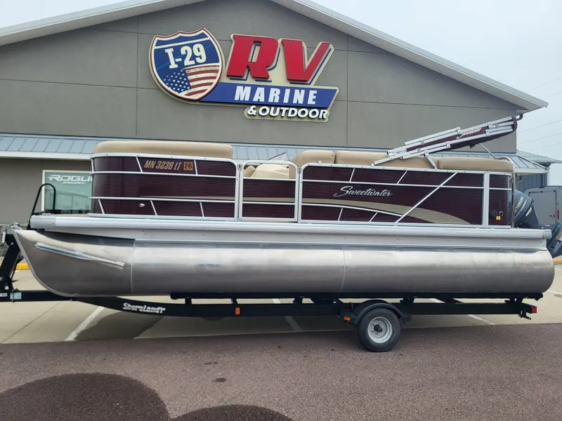 Slide: The Image of 2018 Sweetwater CRUISER pontoon boat on trailer at RV Marine & Outdoor dealership. - 3