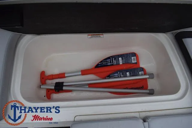 Slide: The Image of Bayliner Element M15 2023 - 12