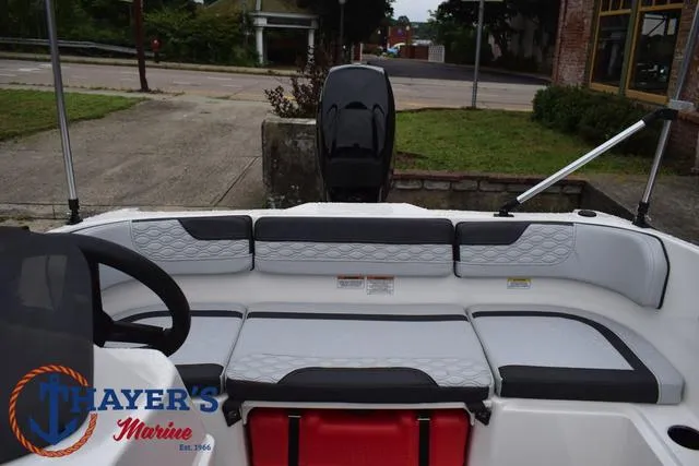 Slide: The Image of Bayliner Element M15 2023 - 15