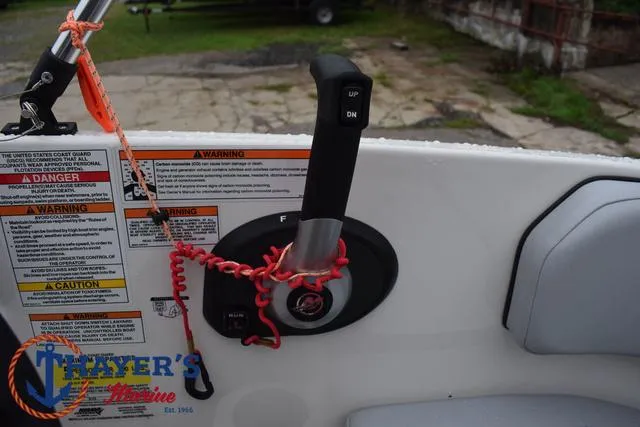 Slide: The Image of Bayliner Element M15 2023 - 19