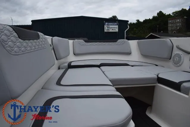 Slide: The Image of Bayliner Element M15 2023 - 21