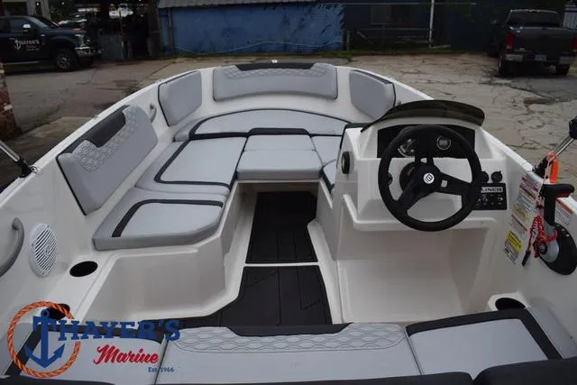 Slide: The Image of Bayliner Element M15 2023 - 23