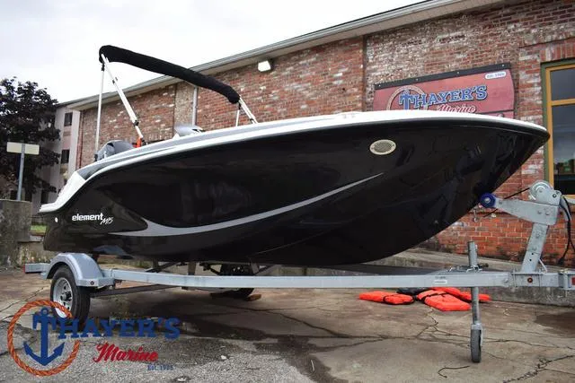 Slide: The Image of Bayliner Element M15 2023 - 28