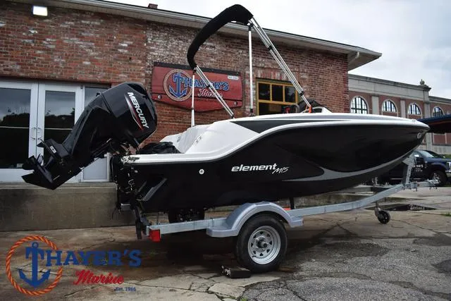 Slide: The Image of Bayliner Element M15 2023 - 29