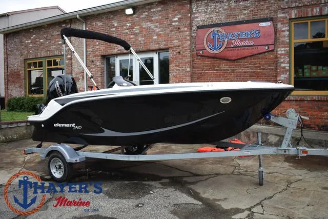 Slide: The Image of Bayliner Element M15 2023 - 32