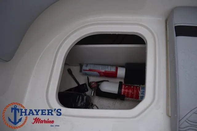 Slide: The Image of Bayliner Element M15 2023 - 34