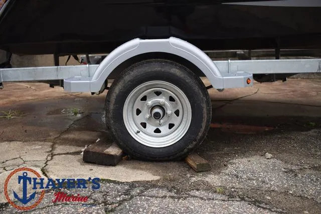 Slide: The Image of Bayliner Element M15 2023 - 5