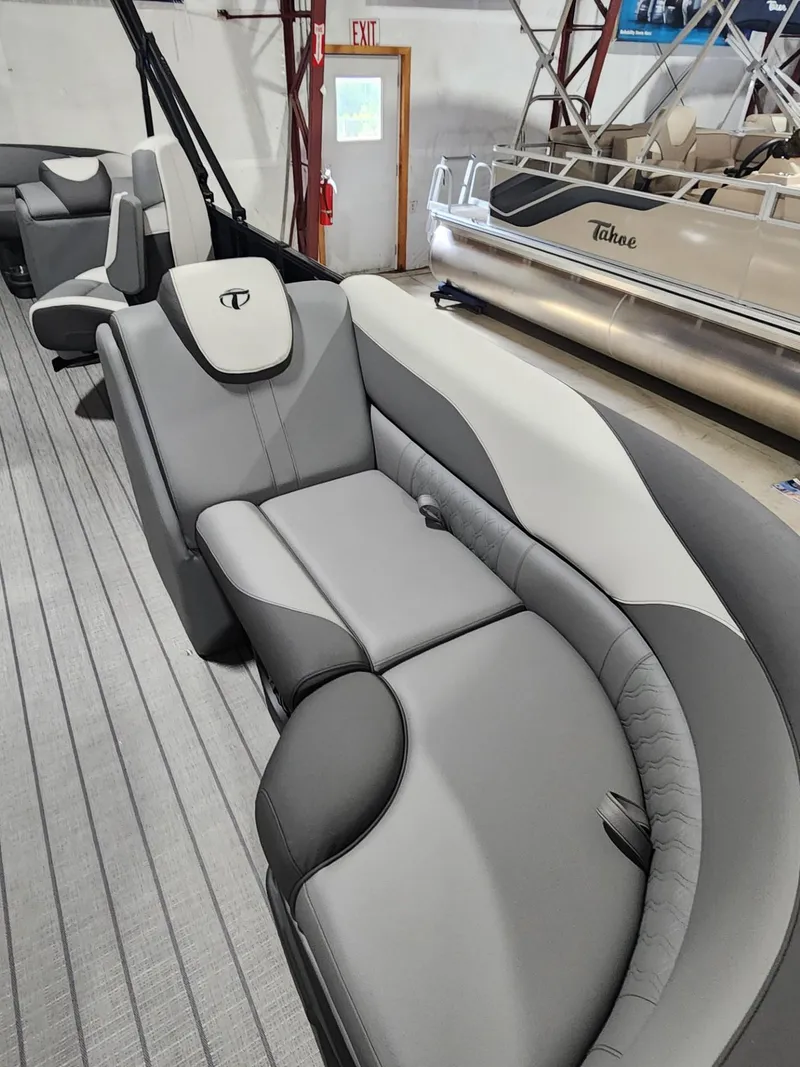 Slide: The Image of Tahoe LTZ 2385 Quad Lounge 2025 - 11