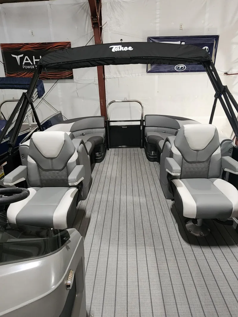 Slide: The Image of Tahoe LTZ 2385 Quad Lounge 2025 - 13