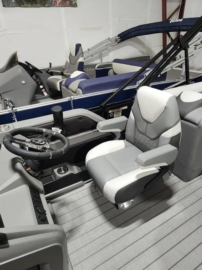 Slide: The Image of Tahoe LTZ 2385 Quad Lounge 2025 - 14