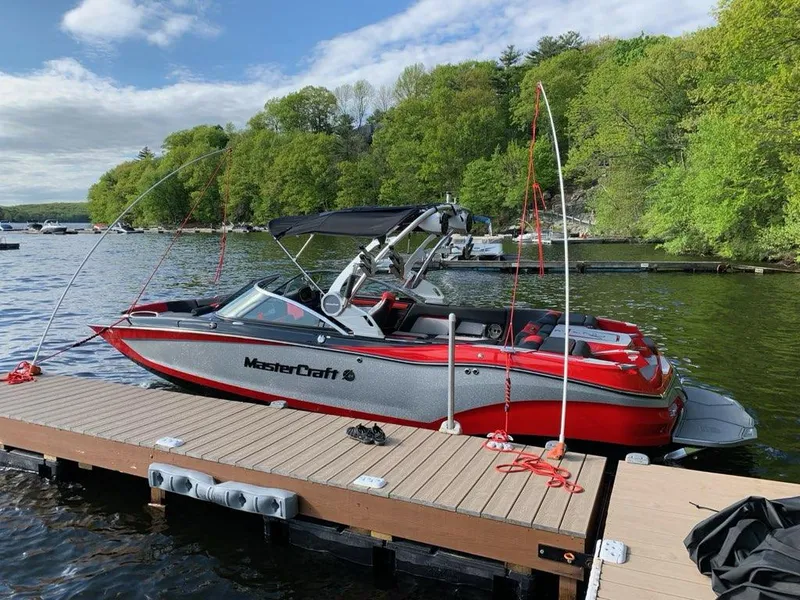 Slide: The Image of MasterCraft X24 2019 - 1