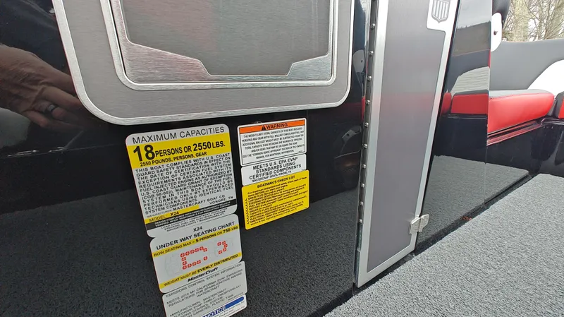 Slide: The Image of MasterCraft X24 2019 - 13