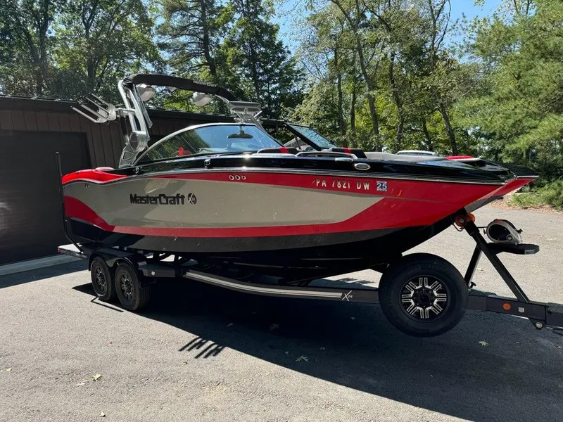 Slide: The Image of MasterCraft X24 2019 - 22