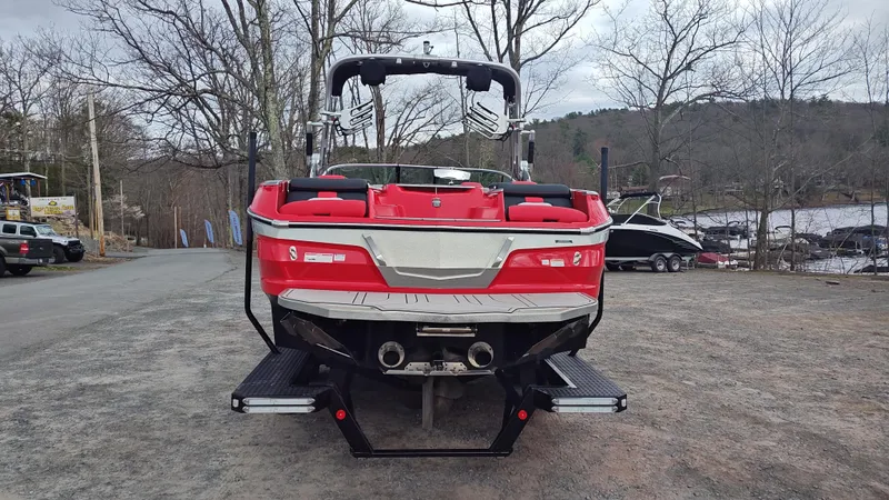 Slide: The Image of MasterCraft X24 2019 - 26