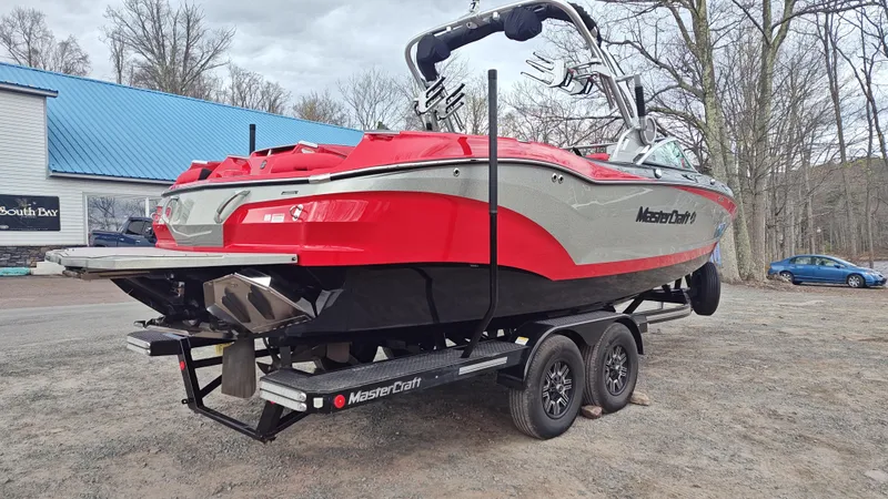 Slide: The Image of MasterCraft X24 2019 - 27