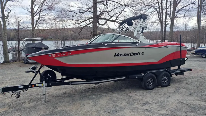 Slide: The Image of MasterCraft X24 2019 - 28