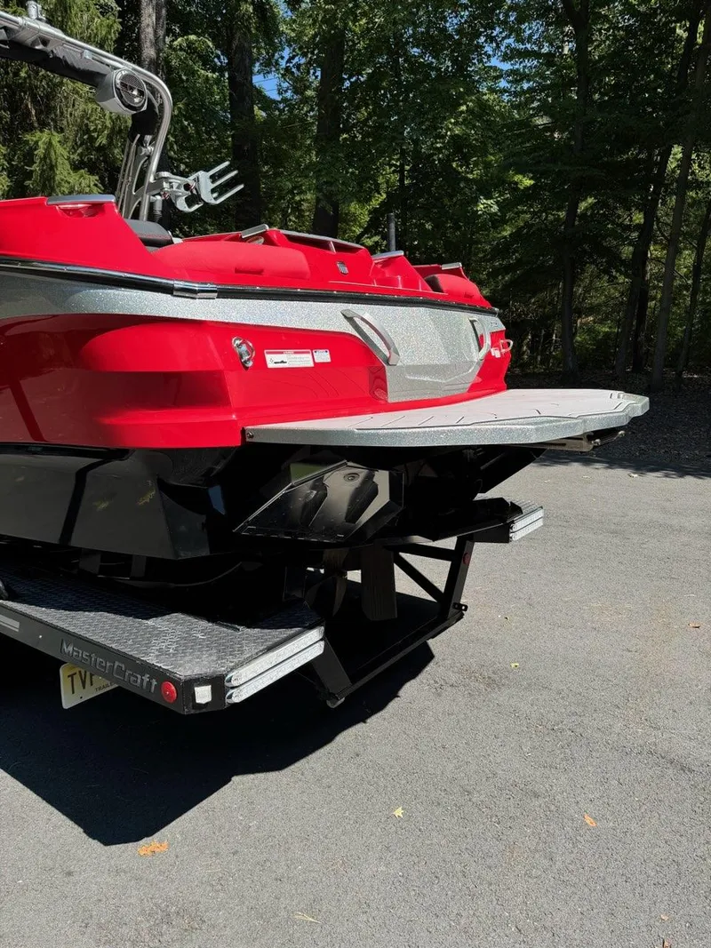 Slide: The Image of MasterCraft X24 2019 - 5