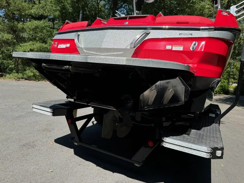 Slide: The Image of MasterCraft X24 2019 - 6