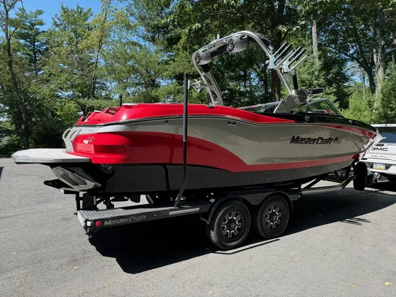 Slide: The Image of MasterCraft X24 2019 - 7