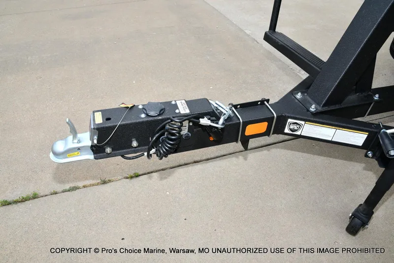 Slide: The Image of Sun Tracker Party Barge 20 DLX 2025 - 14