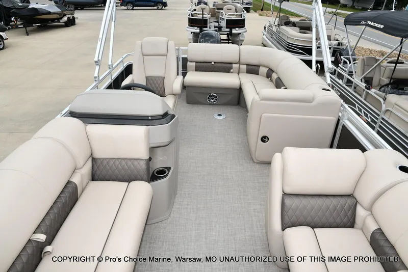 Slide: The Image of Sun Tracker Party Barge 20 DLX 2025 - 16