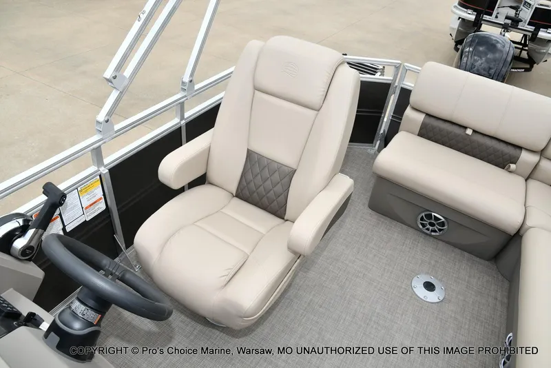 Slide: The Image of Sun Tracker Party Barge 20 DLX 2025 - 21