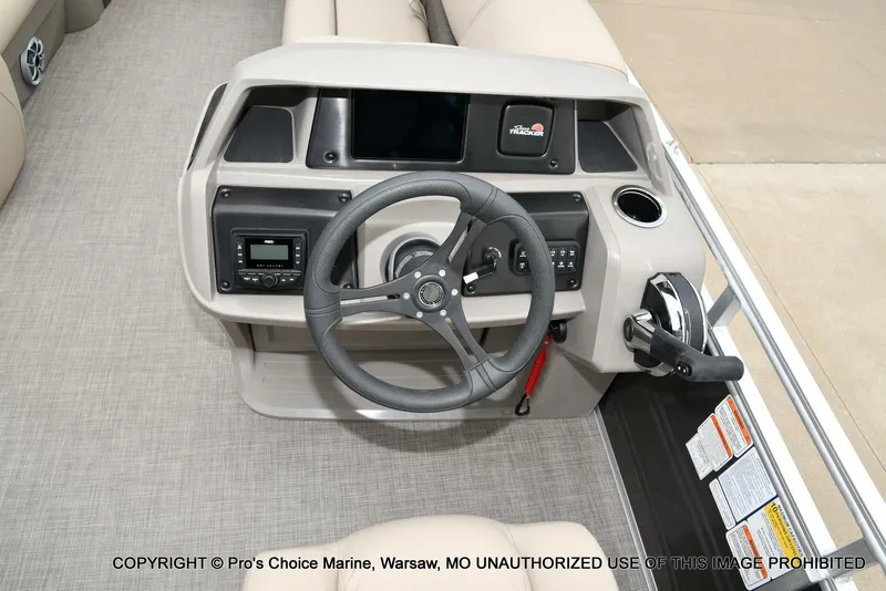 Slide: The Image of Sun Tracker Party Barge 20 DLX 2025 - 23