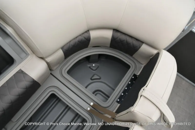 Slide: The Image of Sun Tracker Party Barge 20 DLX 2025 - 56