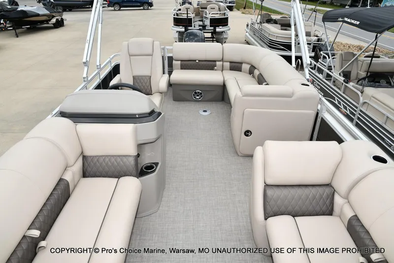 Slide: The Image of Sun Tracker Party Barge 20 DLX 2025 - 6