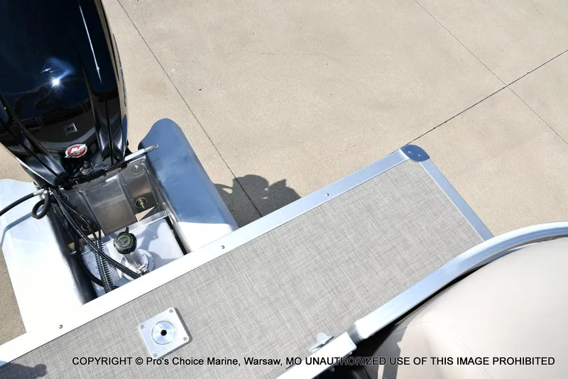 Slide: The Image of Sun Tracker Party Barge 22 DLX w/150 Mercury 4 Stroke 2025 - 27