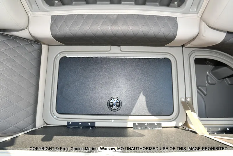 Slide: The Image of Sun Tracker Party Barge 22 DLX w/150 Mercury 4 Stroke 2025 - 34