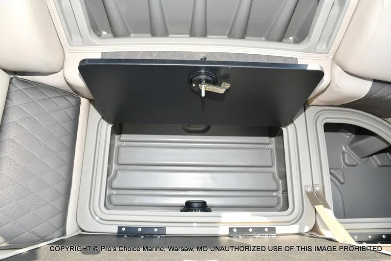 Slide: The Image of Sun Tracker Party Barge 22 DLX w/150 Mercury 4 Stroke 2025 - 35