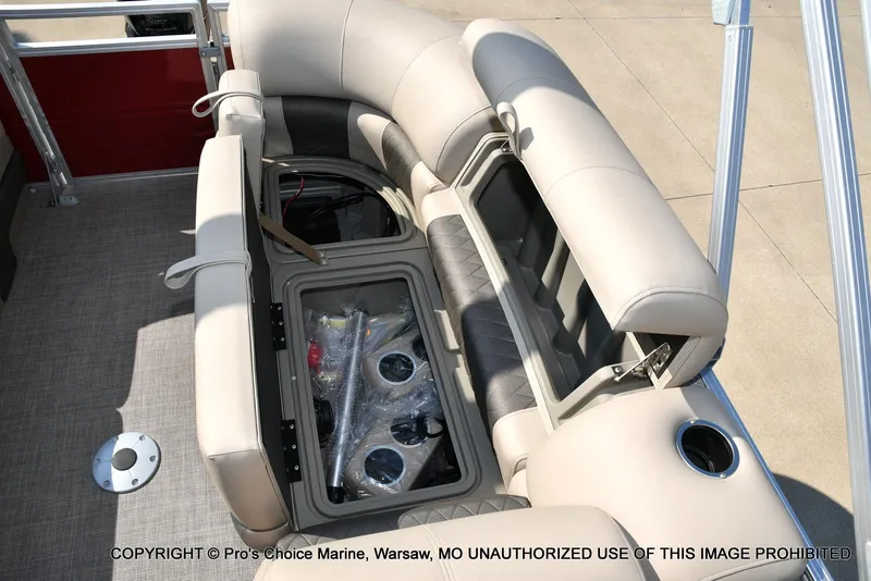 Slide: The Image of Sun Tracker Party Barge 22 DLX w/150 Mercury 4 Stroke 2025 - 36